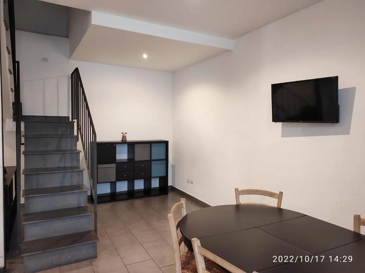 Appartamento Gentile Holiday House Aeroporto di Catania Fontana Rossa